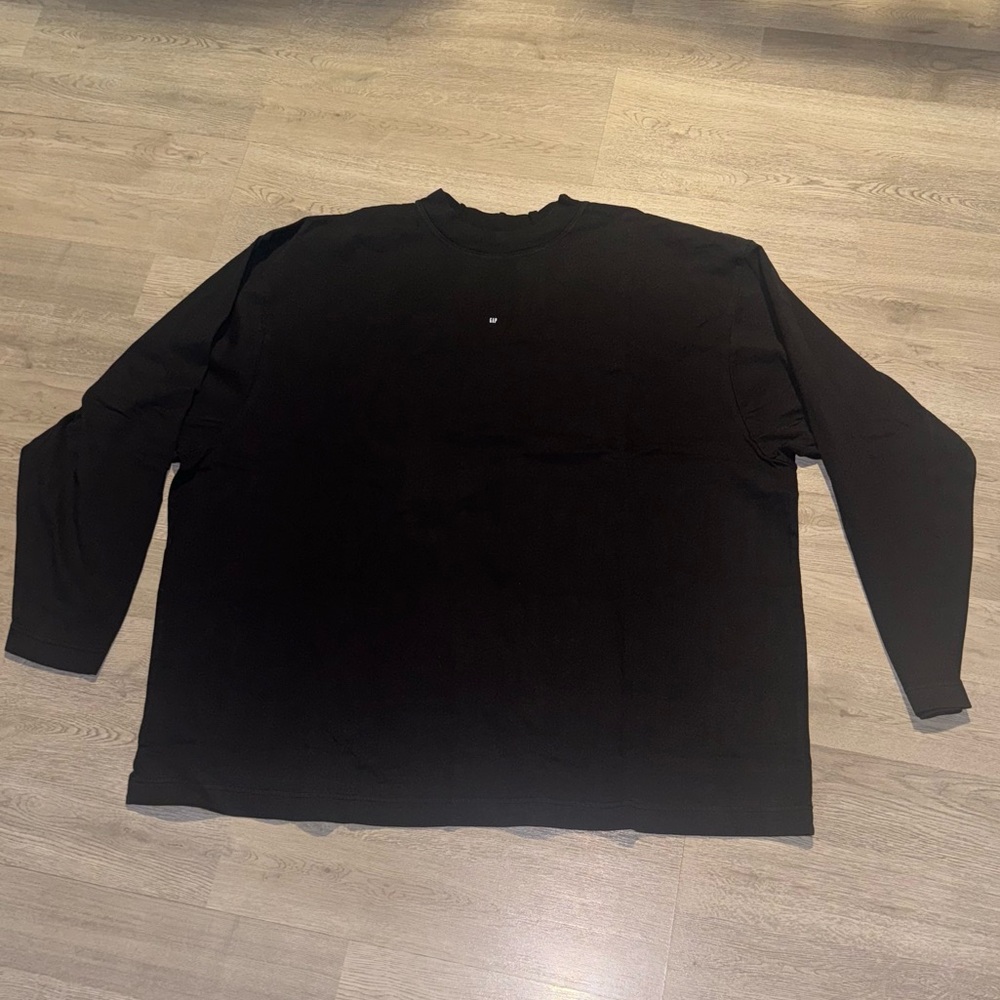 100% Authentic Yzy Gap long sleeve size XL